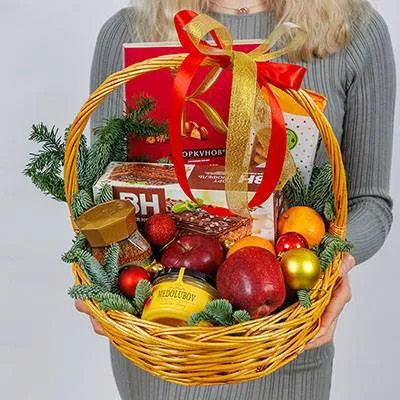 Подарочная корзинка "Красная поляна"